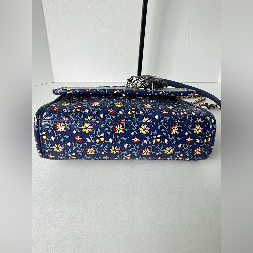 TORY BURCH FLEMING PRINTED SMALL CONVERTIBLE SHOULDER BAG BLUE WILD PANSY - Picture 10 of 16